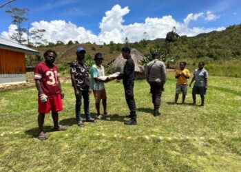Bangun Kebersamaan, Polsek Asologaima Sambangi Tokoh Kampung Walak