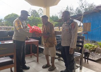 Ciptakan Kamtibmas Aman, Kapolsek Kurulu Lakukan Sambang Humanis ke Kampung Yiwika