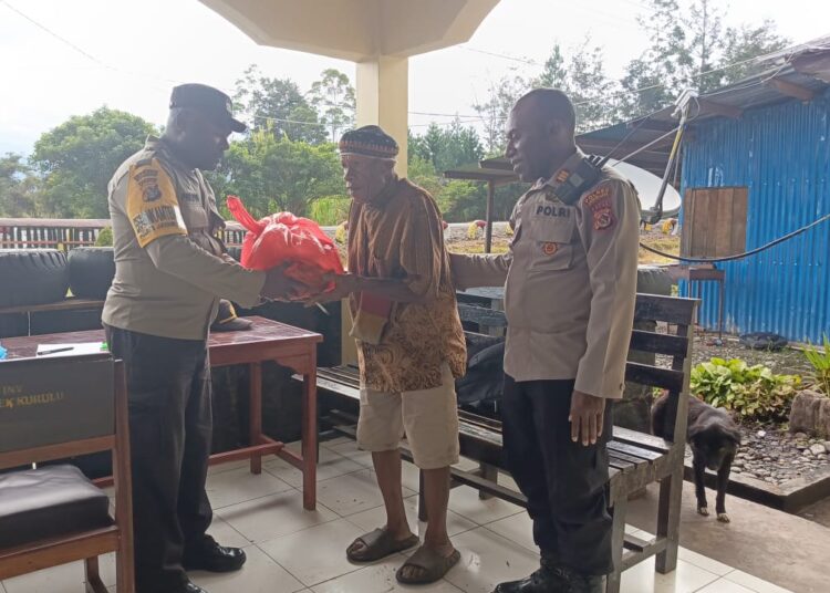 Ciptakan Kamtibmas Aman, Kapolsek Kurulu Lakukan Sambang Humanis ke Kampung Yiwika