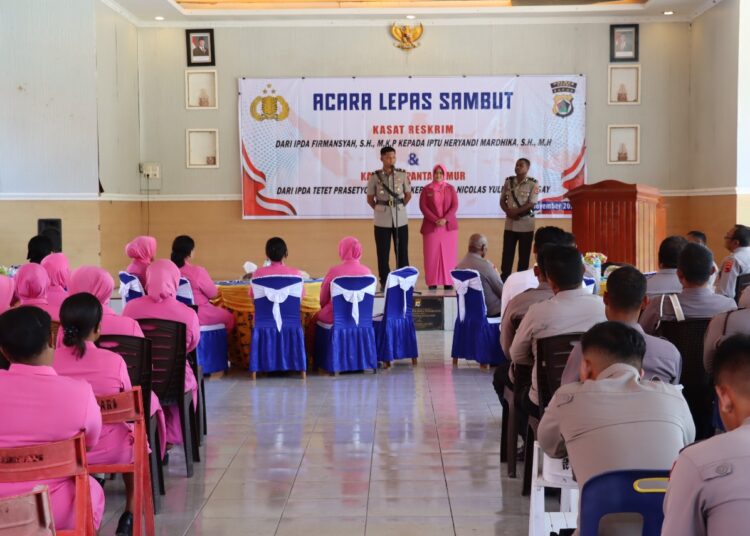 Acara Lepas Sambut Kasat Reskrim dan Kapolsek Pantai Timur Berlangsung Hangat di Aula Utama Polres Sarmi