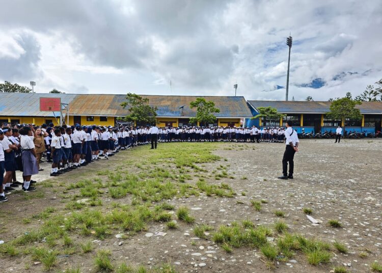 Satresnarkoba Polres Jayawijaya, Edukasi Siswa SMP Negeri 2 Wamena Tentang Bahaya Narkoba