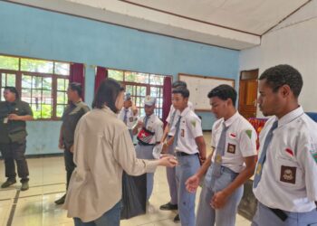 Polres Jayawijaya Sambangi SMU Negeri 1, Membentuk Generasi Sehat dan Cinta Tanah Air