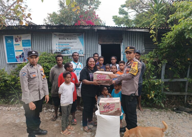 Sat Binmas Polres Jayawijaya Sambangi Anak Binaan di Wamena