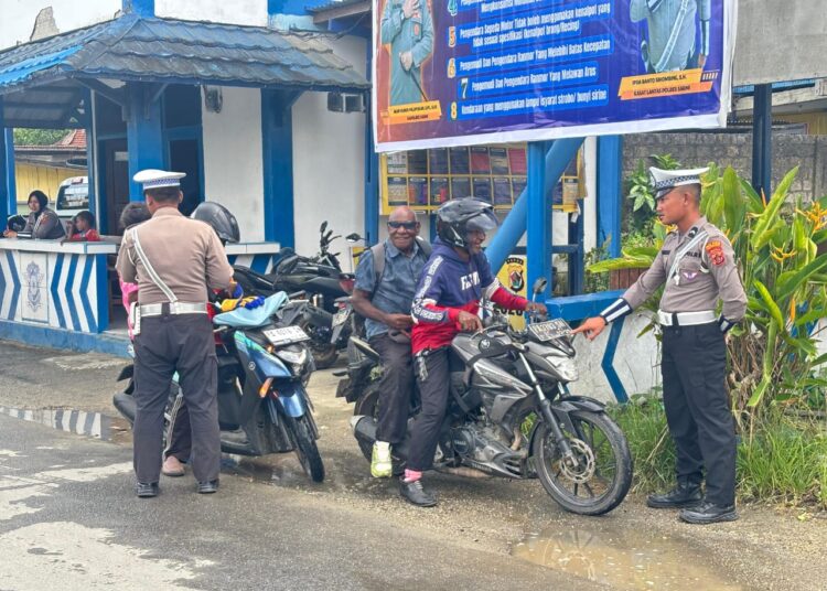 Sat Lantas Polres Sarmi Gencarkan Edukasi di Hari Ketiga Operasi Zebra Cartenz 2025