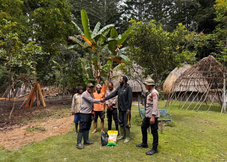 Kapolsek Asologaima Bertemu Tokoh Masyarakat Untuk Jaga Keamanan Bersama