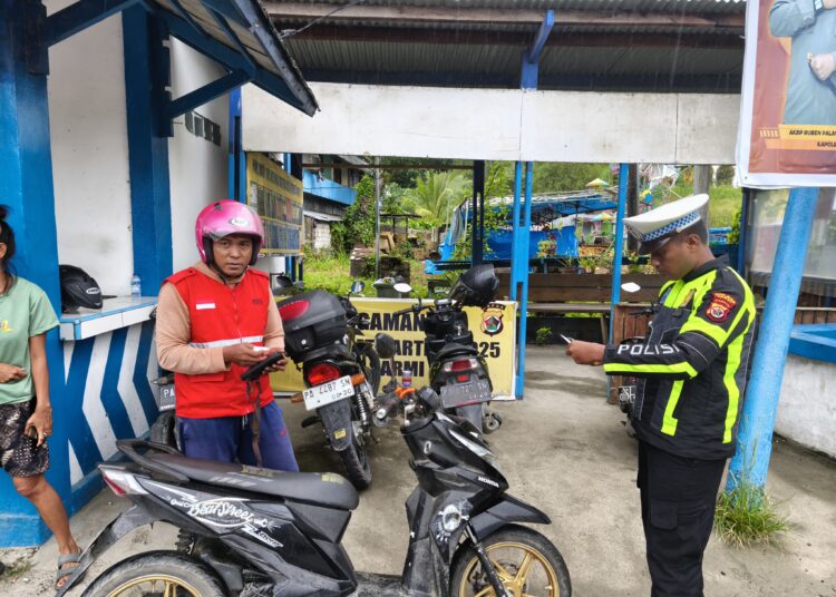 Hari ke-10 Ops Zebra, Sat Lantas Polres Sarmi Intensifkan Penertiban di Pos Kelapa Satu