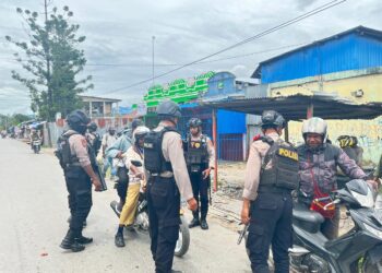 Polres Jayawijaya Gelar Patroli dan Razia Jalan Kaki untuk Menjaga Keamanan Kota Wamena