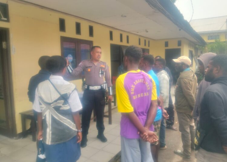 Satlantas Polres Jayawijaya Gelar “Polantas Menyapa” untuk Edukasi Keselamatan Berkendara