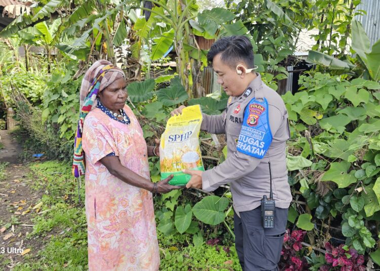 Dokkes Polres Jayawijaya Gelar Pelayanan Kesehatan bagi Warga Kelurahan Sinakma