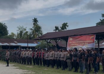 Polres Sarmi Gelar Apel Siaga Antisipasi Kalender Kamtibmas Jelang 1 Desember, Kapolres Tekankan Sinergitas TNI–Polri