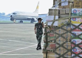 Ratusan Ton Bantuan Terbang ke Sumatera, TNI Percepat Operasi Kemanusiaan