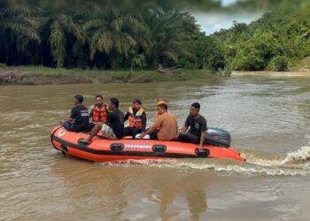 Brimob Polda Aceh Kompi 2 Batalyon C Pelopor Subulussalam Lakukan Pencarian Warga yang Hanyut di Sungai Lae Kombih
