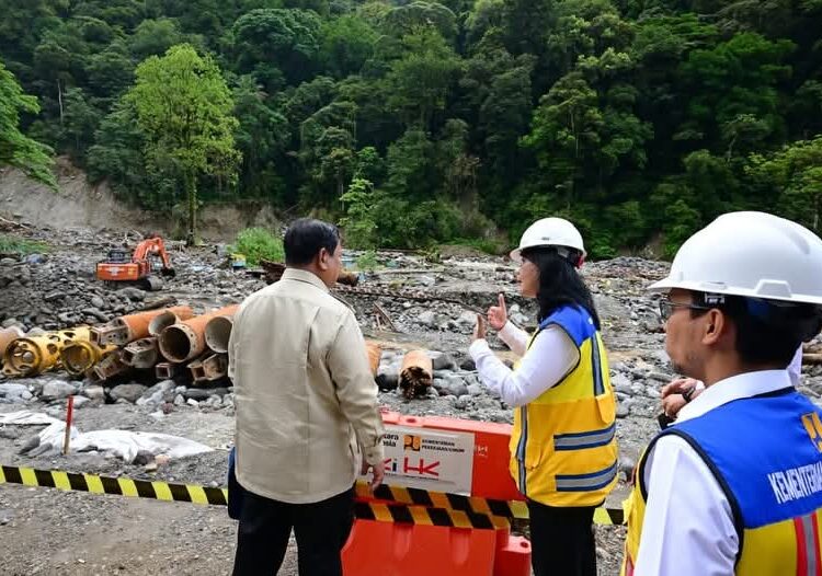 Pastikan Pemulihan Infrastruktur, Presiden Prabowo Tinjau Progres Perbaikan Jalan Lembah Anai