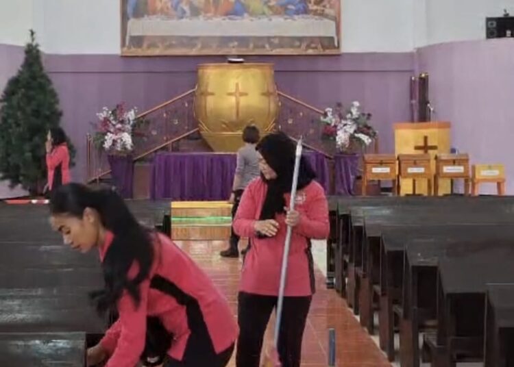 Bakti Sosial Polres Jayawijaya Sambut Natal 2025