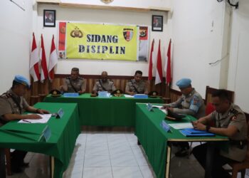 Wakapolres Sarmi Pimpin Sidang Disiplin, Tiga Anggota Polres Sarmi Terima Sanksi