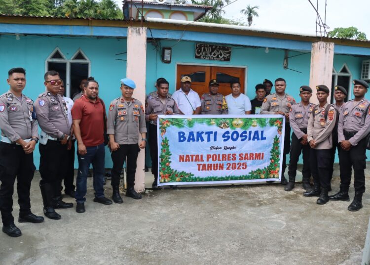 Polres Sarmi Gelar Bakti Sosial Natal di Masjid Nurul Iman Kampung Bagaiserwar