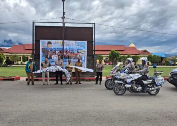 Polda Papua Mengawal Distribusi Beras Sphp Untuk Stabilitas Harga Menjelang Natal dan Tahun Baru 2025