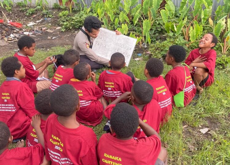 Polri Hadirkan Pembelajaran Lapangan untuk Anak Wamena dalam Program Rasaka Cartenz 2025