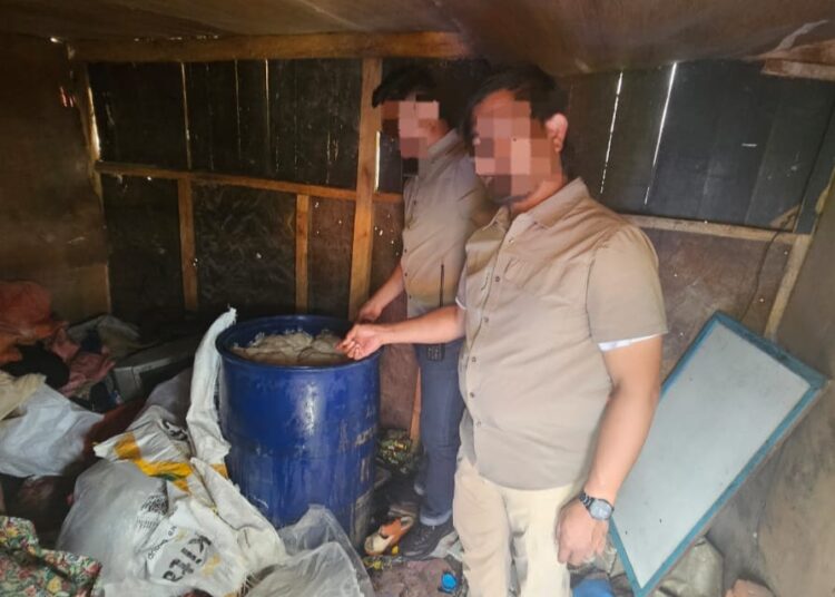 Pers Sat Narkoba Polres Jayawijaya Amankan Tempat Produksi Minuman Keras Lokal “Cap Tikus”