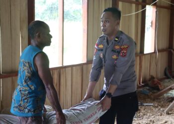 Bakti Sosial Natal, Polres Sarmi Bantu Pembangunan Gereja Sementara di kampung Bagaiserwar