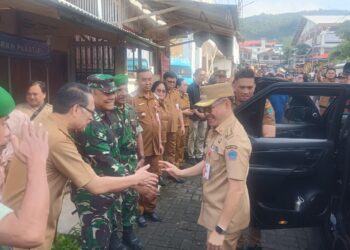 Dandim 1310/Bitung Dampingi Bupati Minut Sidak Pasar, Pastikan Harga dan Stok Aman jelang Nataru