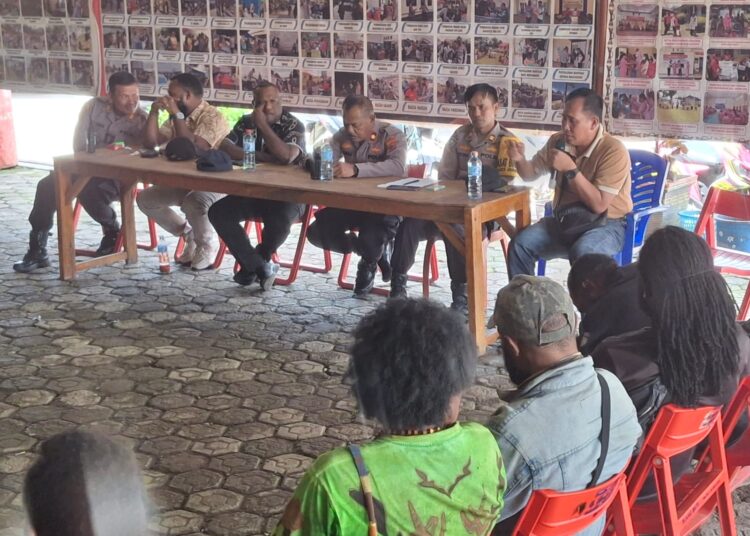 Polres Jayawijaya Fasilitasi Mediasi Kekeluargaan Warga Distrik Kuyawage