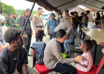 Hari Pertama Ops Lilin Mansinam 2025, Personel Berikan Penanganan Medis dan Trauma Healing Korban Laka Lantas