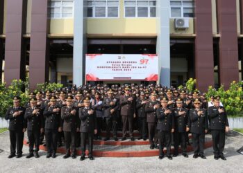 Polda Papua Barat Gelar Upacara Peringatan Hari Ibu Ke-97, Teguhkan Peran Strategis Perempuan Menuju Indonesia Emas 2045