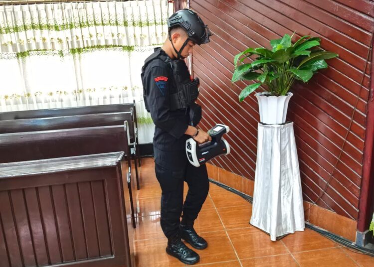 Operasi Lilin Mansinam 2025, Sterilisasi Gereja untuk Keamanan Ibadah Natal