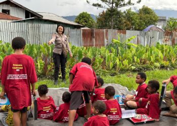 Operasi Rasaka Cartenz 2025, Subsagagas Si Ipar Polres Jayawijaya Hadirkan Pembelajaran Humanis bagi Anak-anak di Wamena