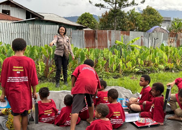 Operasi Rasaka Cartenz 2025, Subsagagas Si Ipar Polres Jayawijaya Hadirkan Pembelajaran Humanis bagi Anak-anak di Wamena