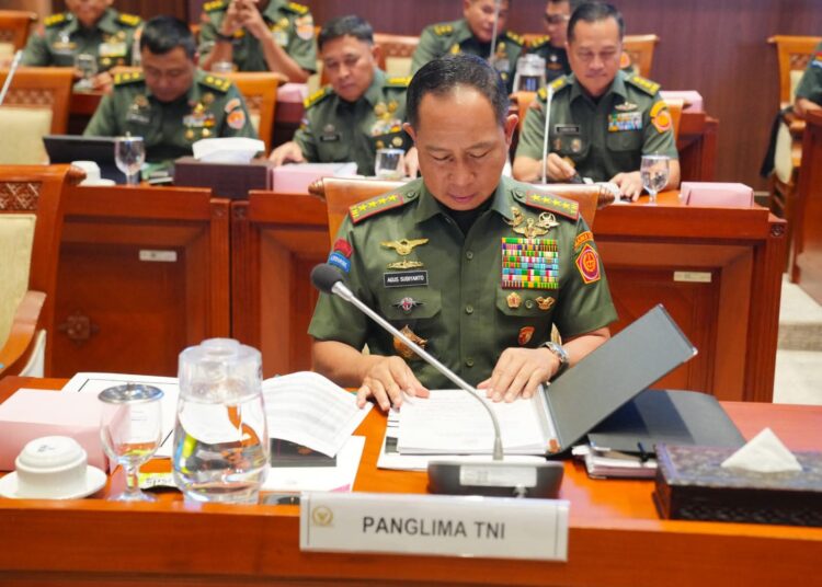 Panglima TNI Dampingi Menhan RI Rapat Kerja dengan Komisi I DPR RI