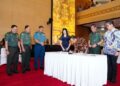 Irjen TNI Pimpin Penandatanganan Kontrak Pengadaan Barang/Jasa UO Mabes TNI TA 2026