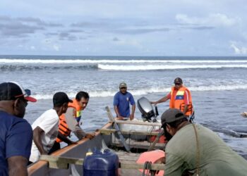 Wakapolsek Bonggo Bersama Anggota Datangi TKP Warga Terseret Ombak di Pantai Tarontah