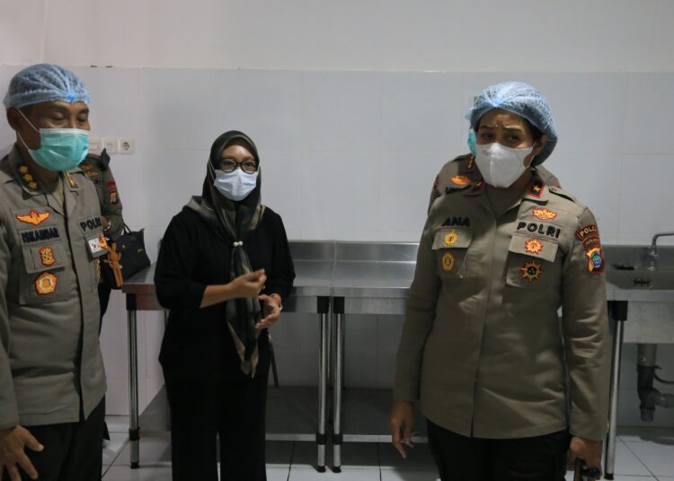 Wakapolda Papua Barat Tinjau SPPG Polda Papua Barat