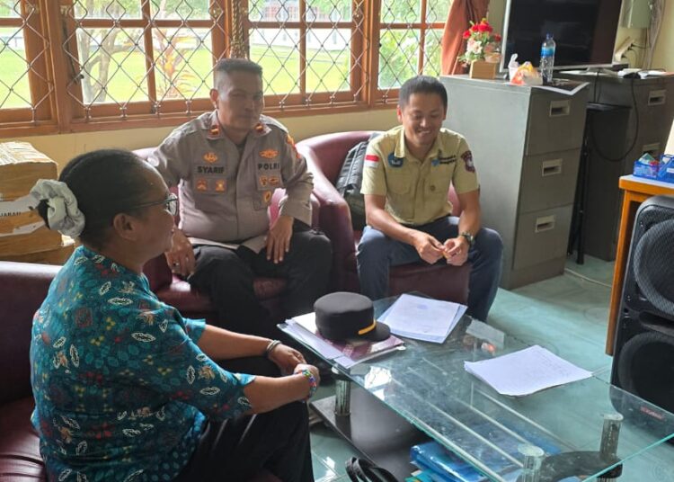 Bhabinkamtibmas Kelurahan Mararena Laksanakan Kunjungan ke SMA Negeri 1 Sarmi