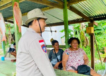 Bangun Kedekatan dan Jaga Keamanan, Bhabinkamtibmas Pantai Timur Gelar DDS