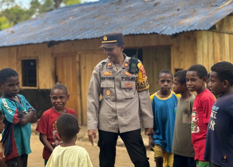 Sat Binmas Polres Jayawijaya Laksanakan Kegiatan DDS di Honai Lama II