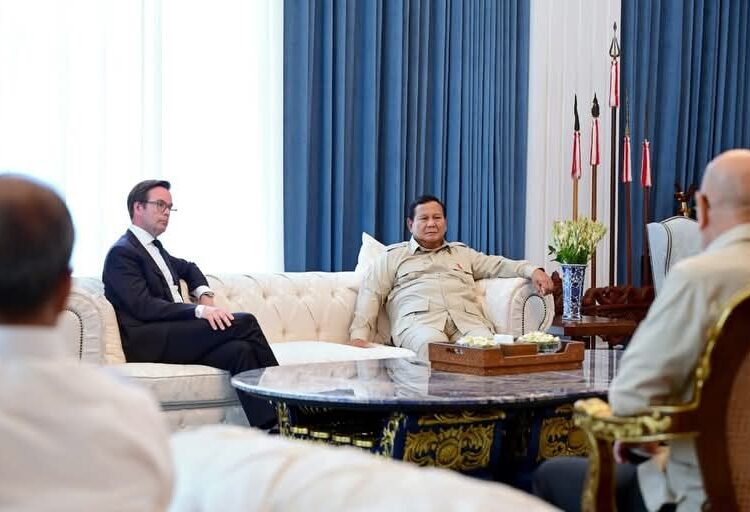 Terima Dirut Garuda dan Perwakilan Embraer, Presiden Prabowo Dorong Adaptasi Teknologi Global Industri Penerbangan Nasional