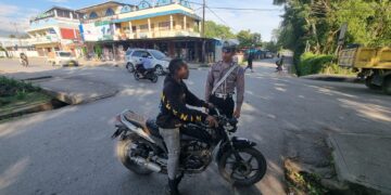 Satlantas Polres Jayawijaya Laksanakan Strong Point Pagi, Wujudkan Kamseltibcarlantas