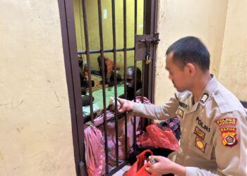 Sat Tahti Polres Jayawijaya Berikan Pelayanan Kepada Para Tahanan di Rutan