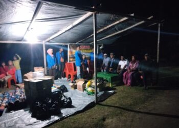 Sinergi Mahasiswa dan Polri, Bantuan Korban Kebakaran Malakuli Disalurkan Malam Hari