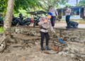 Ditpolairud Polda Papua Barat Bersama Komunitas dan Warga Gelar Aksi Bersih Pantai Pasir Putih