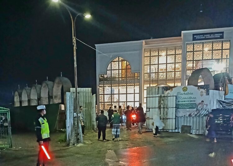 Pengamanan Sholat Tarawih di Masjid Al-Ihsan Polres Jayawijaya Berlangsung Aman dan Khusyuk