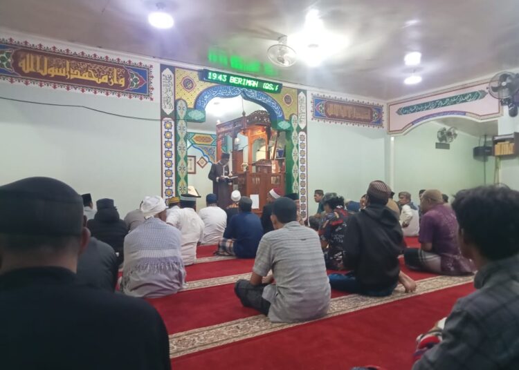 Polres Jayawijaya Amankan Sholat Tarawih di Masjid Al-Mustaqim Jibama, Ibadah Berlangsung Aman