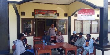 Polsek Asologaima Fasilitasi Mediasi Penyelesaian Laka Lantas Secara Kekeluargaan