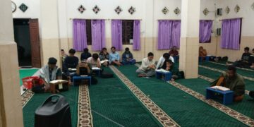 Personel Polres Jayawijaya Laksanakan Pengamanan Sholat Tarawih di Mushola Budi Utomo