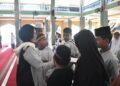 Wakapolda Papua Barat Hadiri Pengajian Ramadhan dan Berikan Santunan Anak Yatim di Masjid Ridwanul Bahri Fasharkan