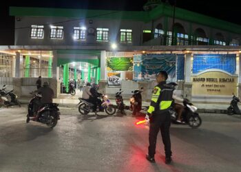 Polres Jayawijaya Laksanakan Pengamanan Sholat Tarawih di Sejumlah Masjid dan Mushola di Kota Wamena