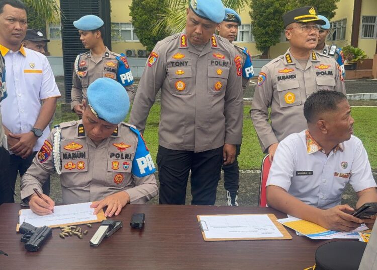 Polda Papua Barat Lakukan Pengecekan Pemegang dan Kelayakan Senjata Api Personel
